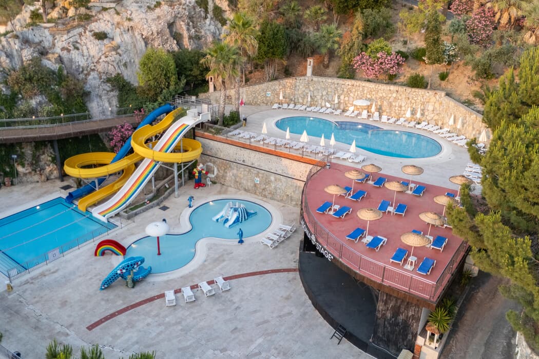 tsr10794638854955882260317