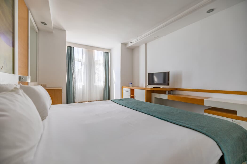 tsr10794638854956355825172