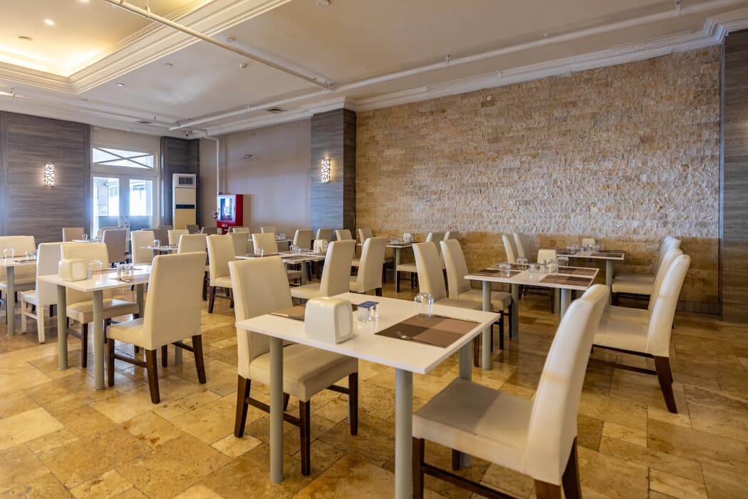 tsr10794638854957286742154